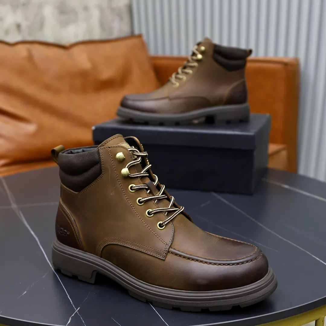 Ex-factory price: 640 thick wool imported from Australia Brand: UGG genuine purchasing agent Size: 39–44 Grade: Official website 1:1 Material: First-layer genuine leather waterproof and anti-freeze upper Real wool lining Original non-slip wear-resistant lightweight soft outsole Style category: Men's casual shoes Trendy style Comfortable on the feet Color: Real picture color